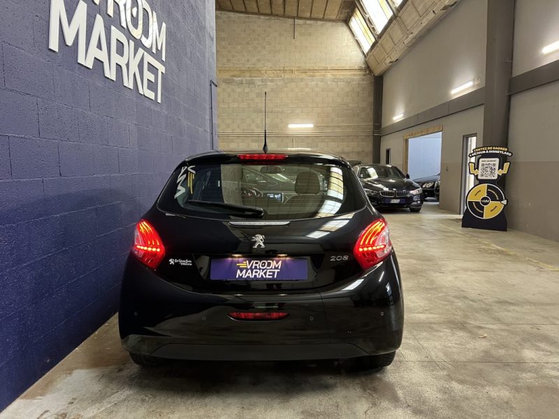 PEUGEOT 208 2015