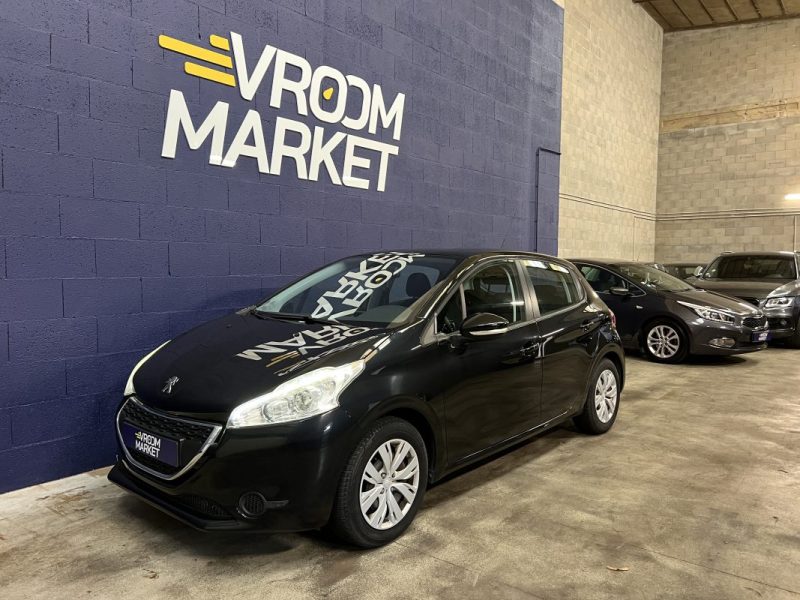 PEUGEOT 208 2015