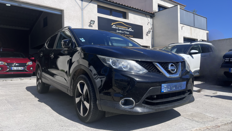 NISSAN QASHQAI 2015