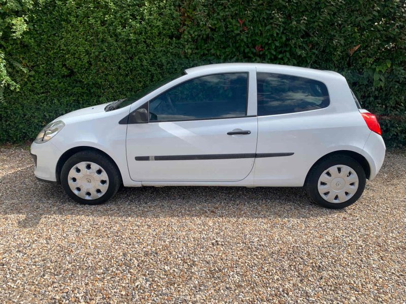 RENAULT CLIO 2009 AUTHENTIQUE 1.5DCI 70