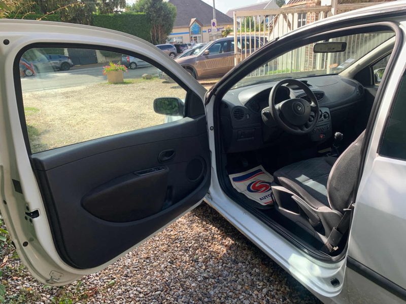 RENAULT CLIO 2009 AUTHENTIQUE 1.5DCI 70