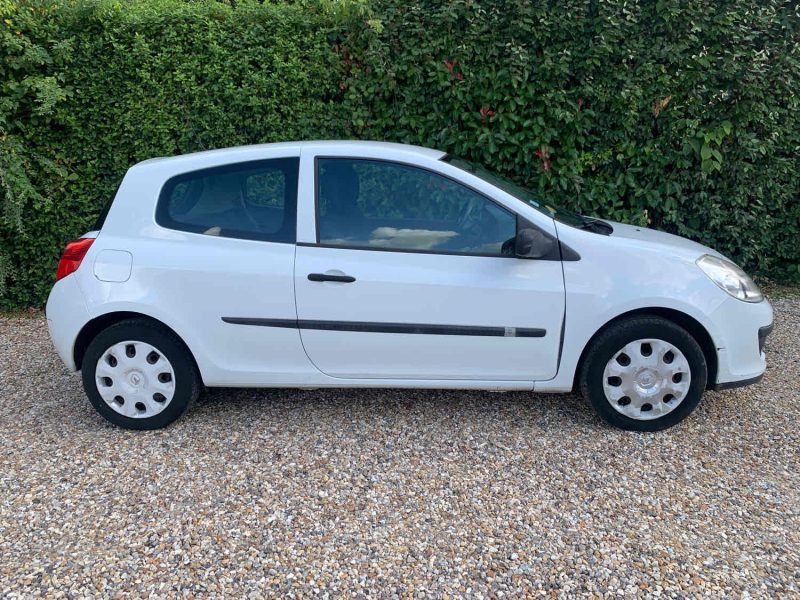 RENAULT CLIO 2009 AUTHENTIQUE 1.5DCI 70