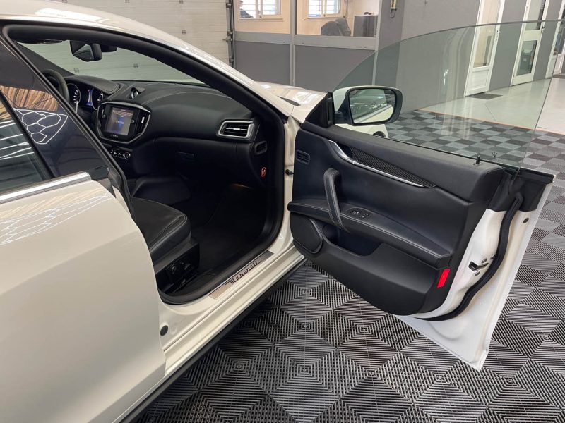 MASERATI GHIBLI III GARANTIE 12 MOIS 3.0 V6 DIESEL 275ch FULL, HISTORIQUE COMPLET, ORIGINE FRANCE,