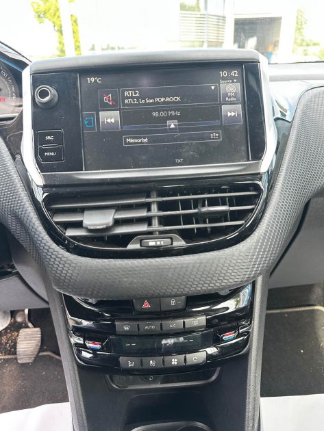 PEUGEOT 2008 1.6 BLUE HDI ALLURE