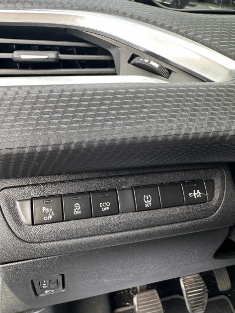 PEUGEOT 2008 1.6 BLUE HDI 120