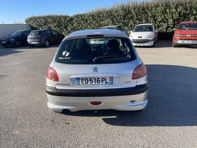 PEUGEOT 206 2004
