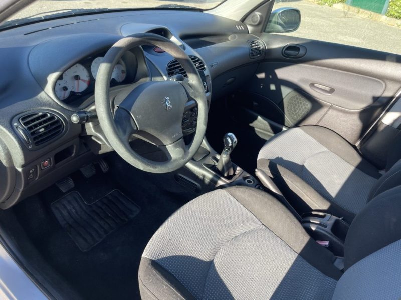 PEUGEOT 206 2004