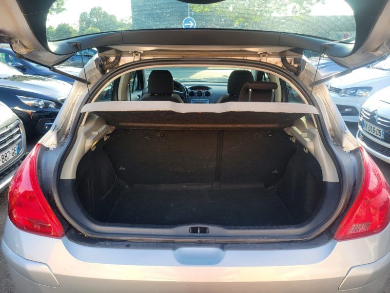 PEUGEOT 308 1.6 HDI 90 cv CONFORT - Garantie 12 Mois