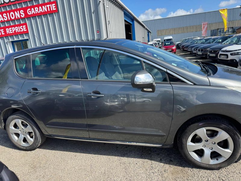 PEUGEOT 3008 1.6 HDi 112 Business Pack