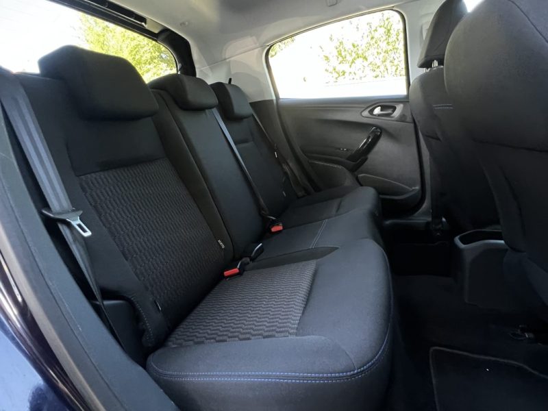 PEUGEOT 208 PHASE 2 SIGNATURE 1.2 82 Cv APPLE CARPLAY & ANDROID / CAMERA CRIT AIR 1 - GARANTIE 1 AN