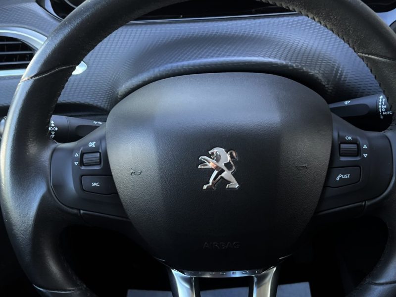 PEUGEOT 208 PHASE 2 SIGNATURE 1.2 82 Cv APPLE CARPLAY & ANDROID / CAMERA CRIT AIR 1 - GARANTIE 1 AN