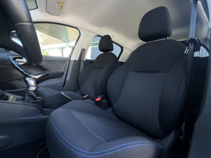 PEUGEOT 208 PHASE 2 SIGNATURE 1.2 82 Cv APPLE CARPLAY & ANDROID / CAMERA CRIT AIR 1 - GARANTIE 1 AN