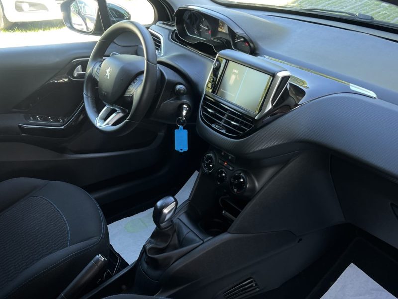 PEUGEOT 208 PHASE 2 SIGNATURE 1.2 82 Cv APPLE CARPLAY & ANDROID / CAMERA CRIT AIR 1 - GARANTIE 1 AN