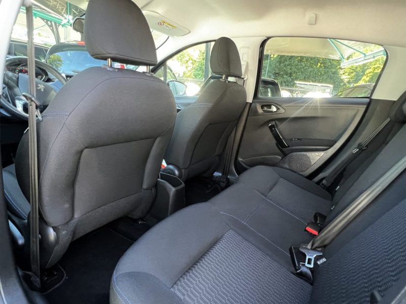 PEUGEOT 208 PHASE 2 SIGNATURE 1.2 82 Cv APPLE CARPLAY & ANDROID / CAMERA CRIT AIR 1 - GARANTIE 1 AN