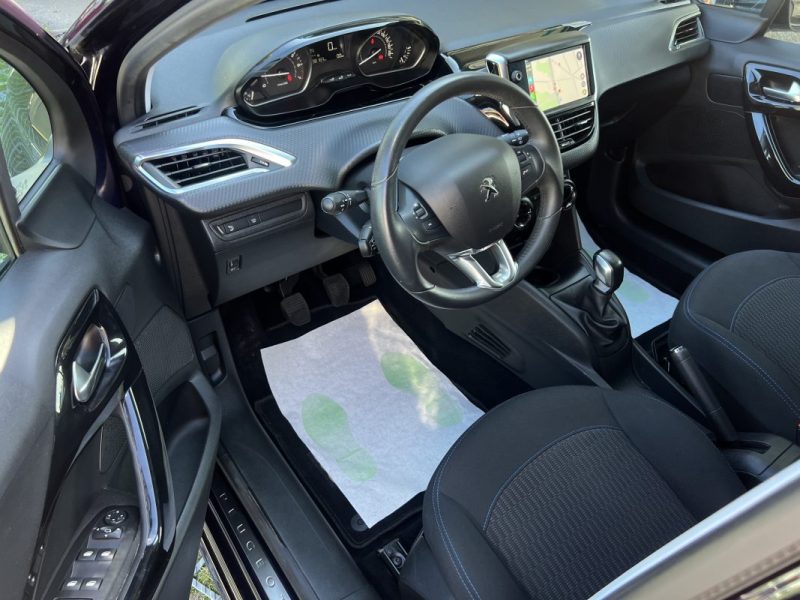 PEUGEOT 208 PHASE 2 SIGNATURE 1.2 82 Cv APPLE CARPLAY & ANDROID / CAMERA CRIT AIR 1 - GARANTIE 1 AN