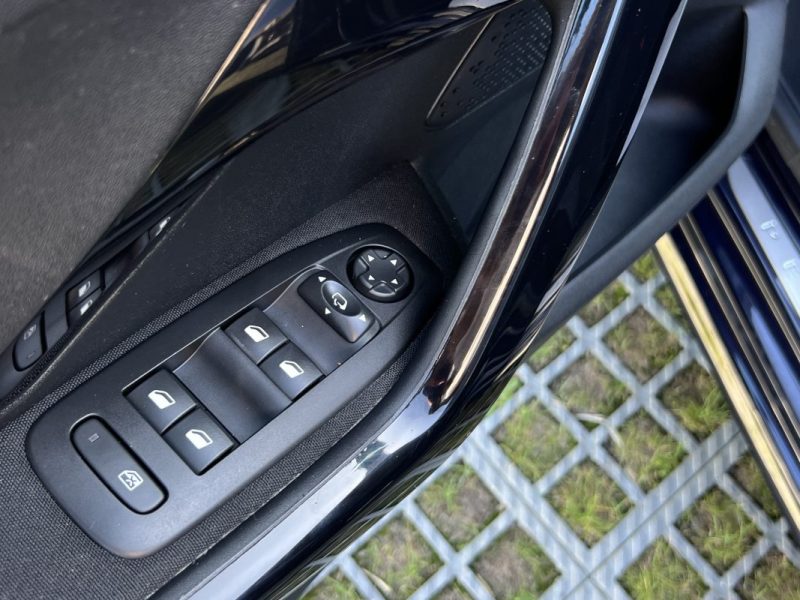 PEUGEOT 208 PHASE 2 SIGNATURE 1.2 82 Cv APPLE CARPLAY & ANDROID / CAMERA CRIT AIR 1 - GARANTIE 1 AN