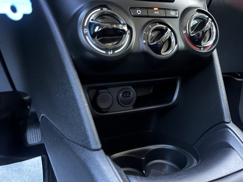 PEUGEOT 208 PHASE 2 SIGNATURE 1.2 82 Cv APPLE CARPLAY & ANDROID / CAMERA CRIT AIR 1 - GARANTIE 1 AN