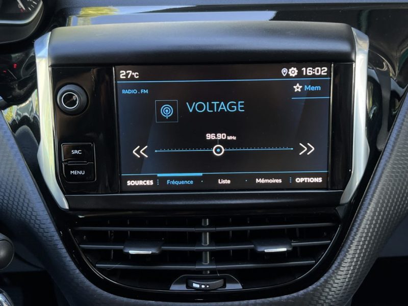 PEUGEOT 208 PHASE 2 SIGNATURE 1.2 82 Cv APPLE CARPLAY & ANDROID / CAMERA CRIT AIR 1 - GARANTIE 1 AN