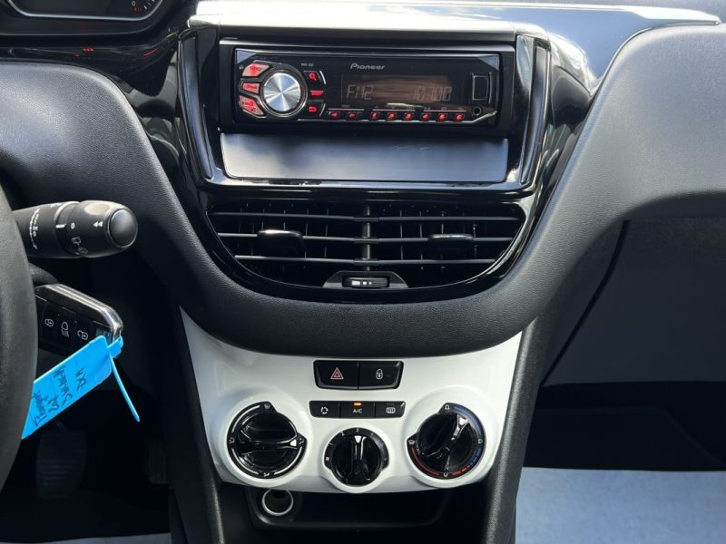 PEUGEOT 208 LIKE 1.0 VTI 68 Cv 48 600 Km CLIMATISATION REGULATEUR BLUETOOTH CritAir1 - GARANTIE 1 AN
