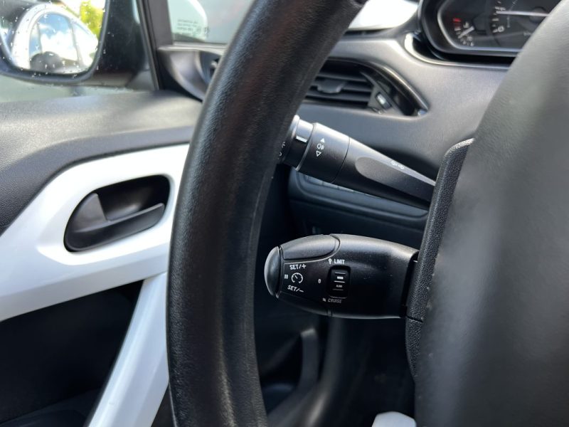 PEUGEOT 208 LIKE 1.0 VTI 68 Cv 48 600 Km CLIMATISATION REGULATEUR BLUETOOTH CritAir1 - GARANTIE 1 AN