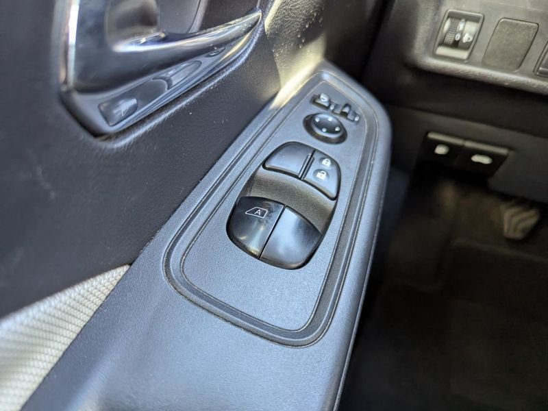 Nissan Micra 0.9 IG-T - 90 V 2017 BERLINE N-Connecta