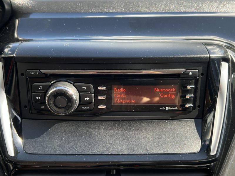 PEUGEOT 208 PHASE 2 LIKE 1.2 82 Cv 5 Portes 20 400 Km CRIT AIR 1 REGULATEUR LIMITEUR - GARANTIE 1 AN