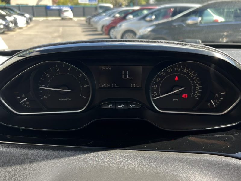 PEUGEOT 208 PHASE 2 LIKE 1.2 82 Cv 5 Portes 20 400 Km CRIT AIR 1 REGULATEUR LIMITEUR - GARANTIE 1 AN