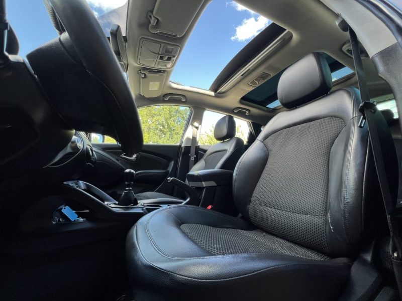 HYUNDAI IX 35 1.7 CRDI 115 Cv 1ERE MAIN / TOIT PANO KEYLESS BVM6 CRIT AIR 2 - GARANTIE 1 AN