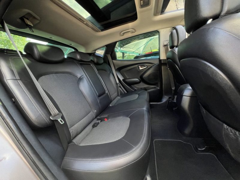 HYUNDAI IX 35 1.7 CRDI 115 Cv 1ERE MAIN / TOIT PANO KEYLESS BVM6 CRIT AIR 2 - GARANTIE 1 AN