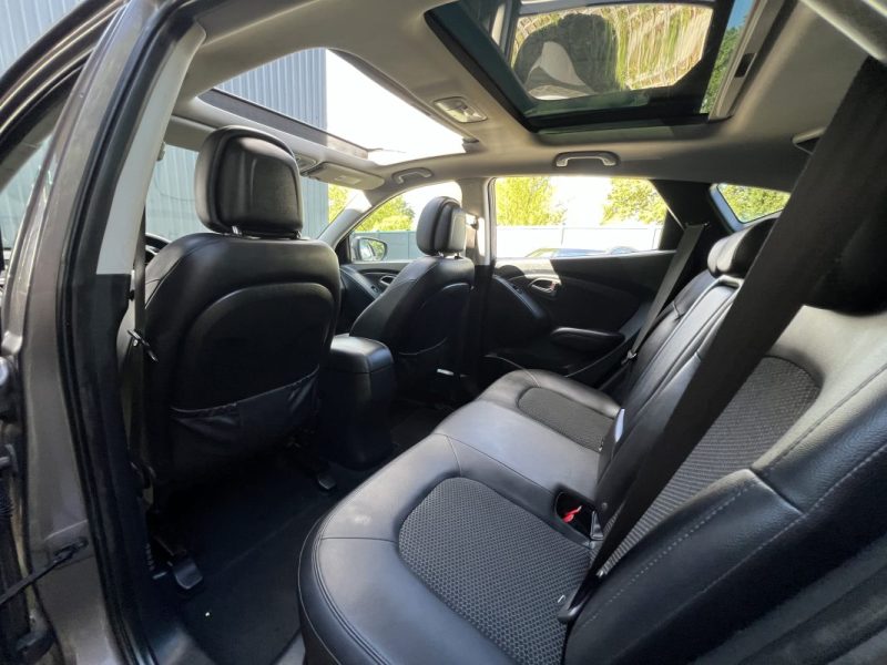 HYUNDAI IX 35 1.7 CRDI 115 Cv 1ERE MAIN / TOIT PANO KEYLESS BVM6 CRIT AIR 2 - GARANTIE 1 AN