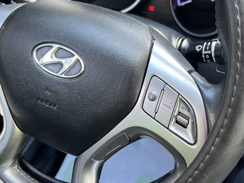 HYUNDAI IX 35 1.7 CRDI 115 Cv 1ERE MAIN / TOIT PANO KEYLESS BVM6 CRIT AIR 2 - GARANTIE 1 AN