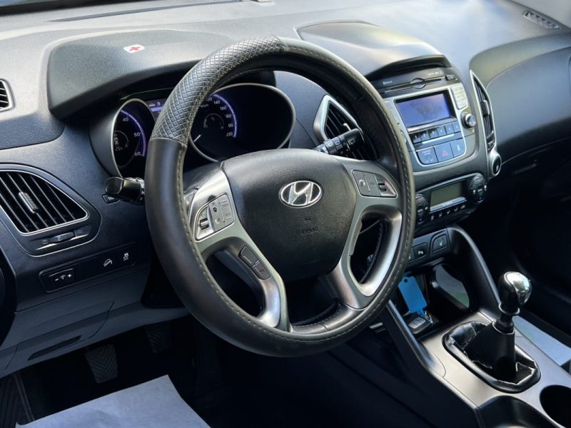 HYUNDAI IX 35 1.7 CRDI 115 Cv 1ERE MAIN / TOIT PANO KEYLESS BVM6 CRIT AIR 2 - GARANTIE 1 AN