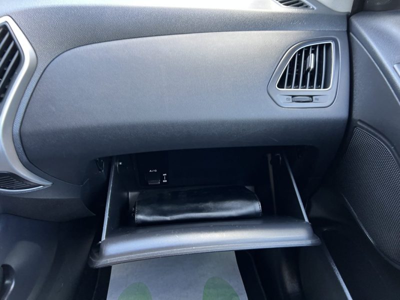 HYUNDAI IX 35 1.7 CRDI 115 Cv 1ERE MAIN / TOIT PANO KEYLESS BVM6 CRIT AIR 2 - GARANTIE 1 AN