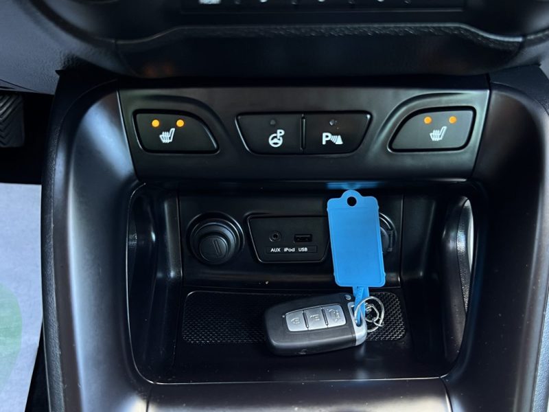 HYUNDAI IX 35 1.7 CRDI 115 Cv 1ERE MAIN / TOIT PANO KEYLESS BVM6 CRIT AIR 2 - GARANTIE 1 AN