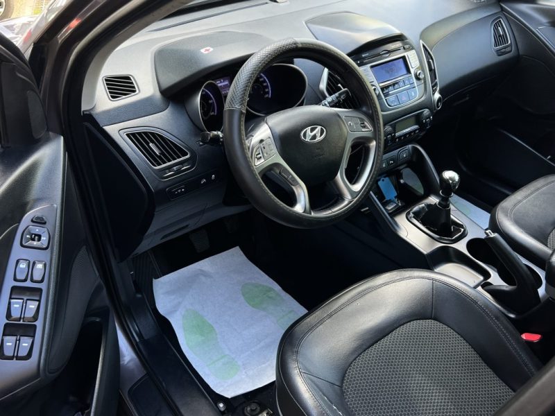 HYUNDAI IX 35 1.7 CRDI 115 Cv 1ERE MAIN / TOIT PANO KEYLESS BVM6 CRIT AIR 2 - GARANTIE 1 AN