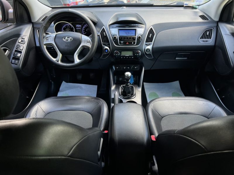 HYUNDAI IX 35 1.7 CRDI 115 Cv 1ERE MAIN / TOIT PANO KEYLESS BVM6 CRIT AIR 2 - GARANTIE 1 AN