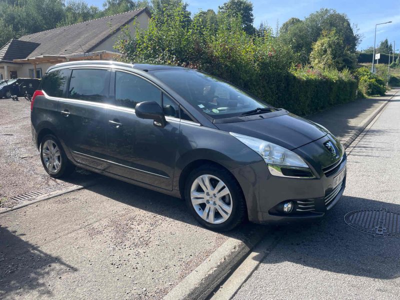 PEUGEOT 5008 Premium 2.0HDI 150CH