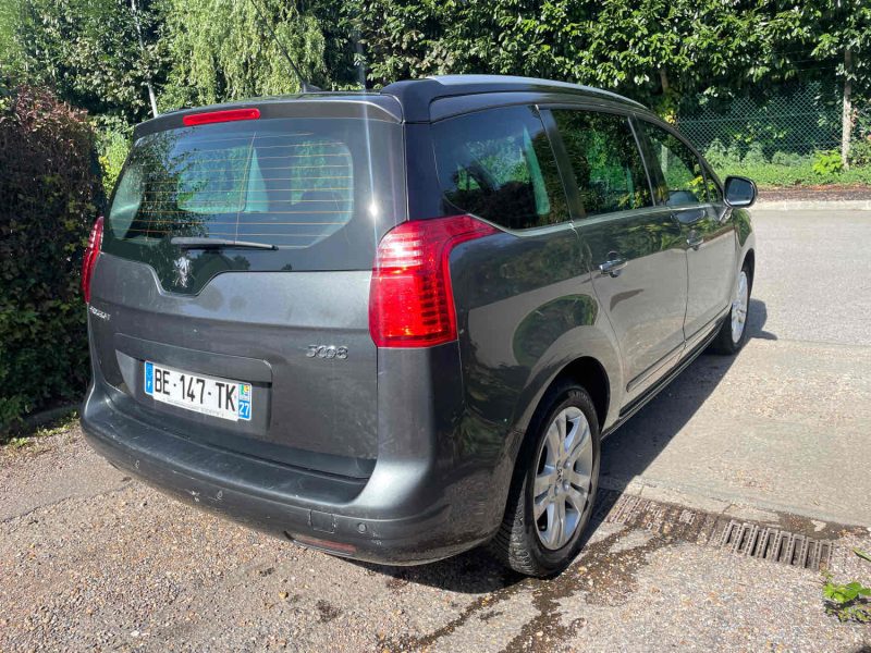 PEUGEOT 5008 Premium 2.0HDI 150CH