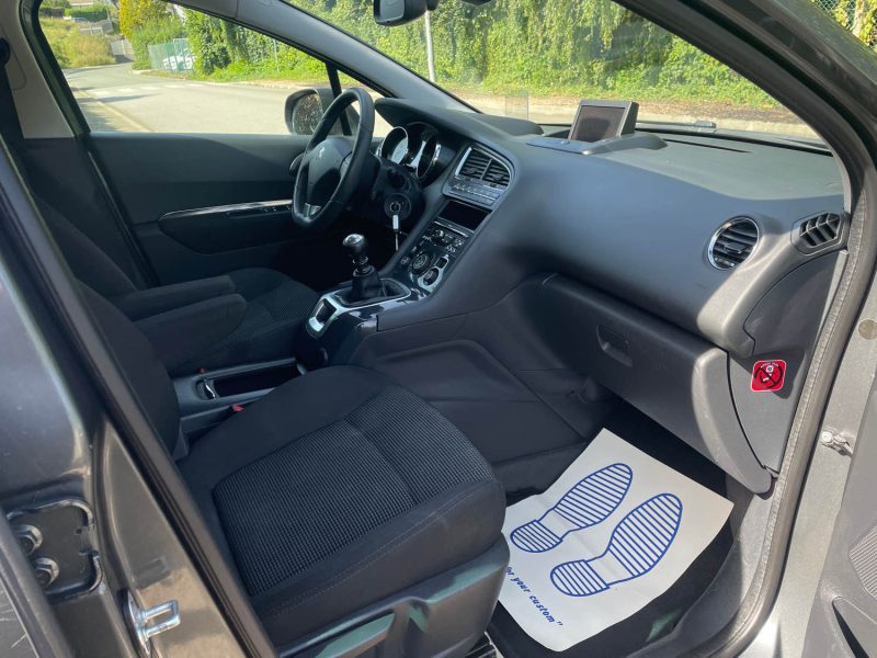 PEUGEOT 5008 Premium 2.0HDI 150CH