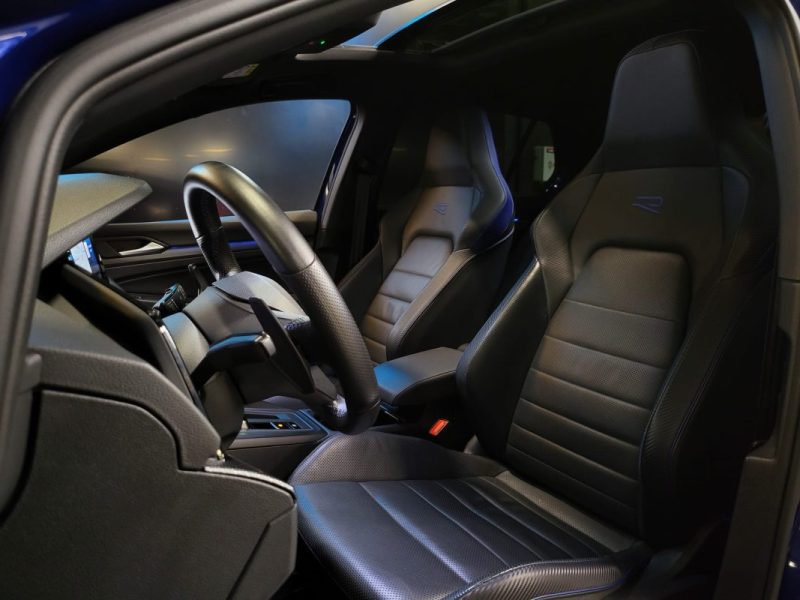 VOLKSWAGEN GOLF 8 R 320CV PERFORMANCE AKRAPOVIC  TETE HAUTE