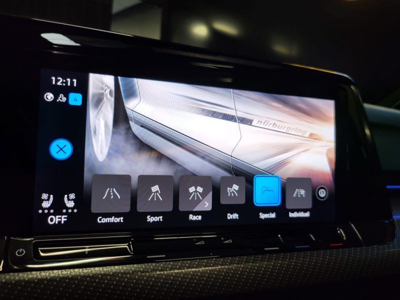 VOLKSWAGEN GOLF 8 R 320CV PERFORMANCE AKRAPOVIC  TETE HAUTE