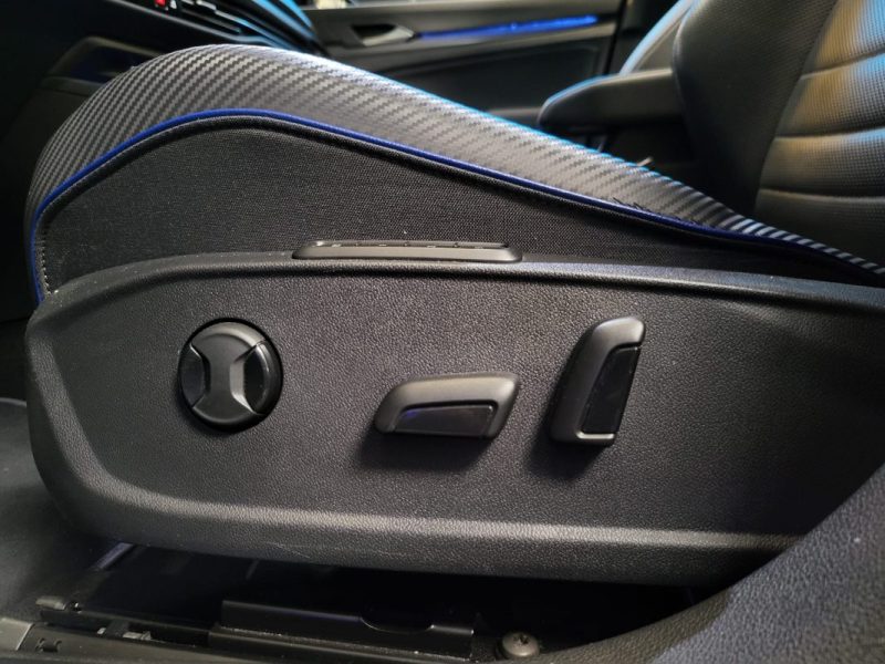 VOLKSWAGEN GOLF 8 R 320CV PERFORMANCE AKRAPOVIC  TETE HAUTE