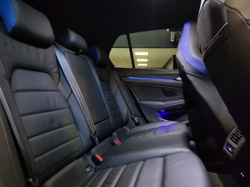 VOLKSWAGEN GOLF 8 R 320CV PERFORMANCE AKRAPOVIC  TETE HAUTE