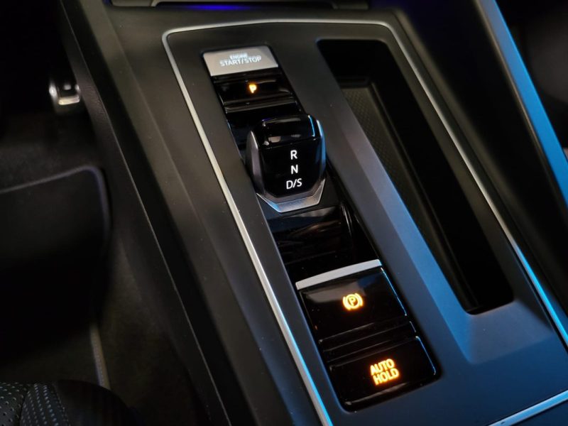 VOLKSWAGEN GOLF 8 R 320CV PERFORMANCE AKRAPOVIC  TETE HAUTE