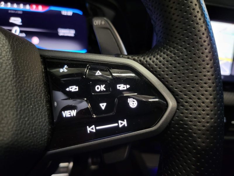 VOLKSWAGEN GOLF 8 R 320CV PERFORMANCE AKRAPOVIC  TETE HAUTE