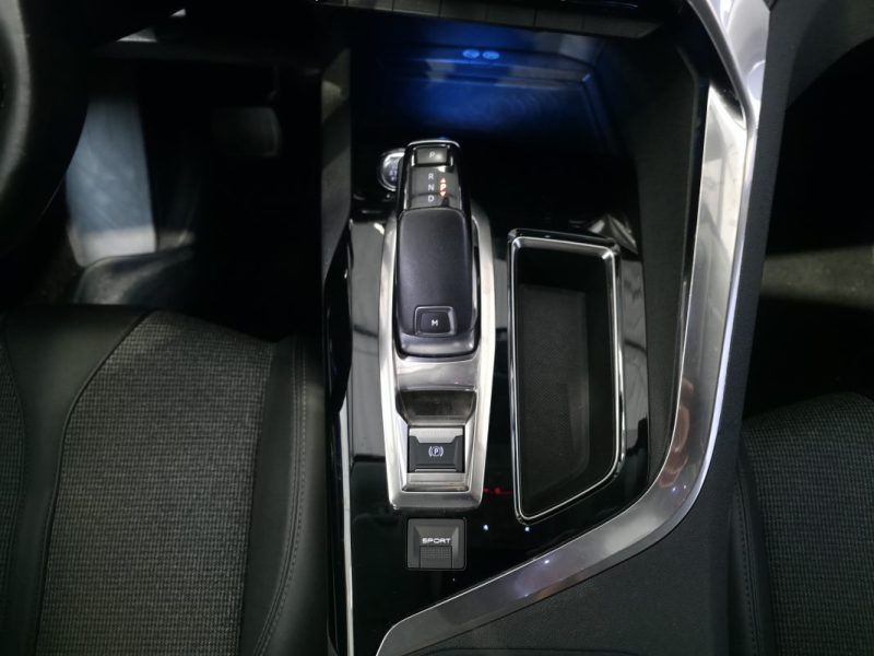 PEUGEOT 3008 20201.5 BLUE HDI 130 ALLURE EAT8 / DISTRIBUTION OK / SUIVI COMPLET PEUGEOT