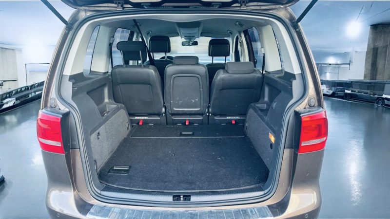 VOLKSWAGEN TOURAN CONFORTLINE 2.0 TDI 140CV DSG GARANTIE 6MOIS