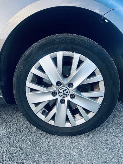 VOLKSWAGEN TOURAN CONFORTLINE 2.0 TDI 140CV DSG GARANTIE 6MOIS