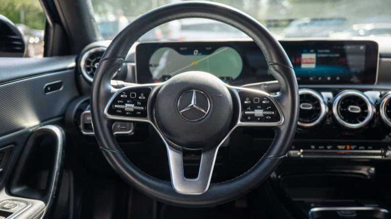 MERCEDES-BENZ CLASSE A 250 2.0 224CH PROGRESSIVE LINE 4MATIC