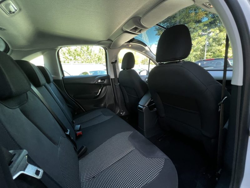 CITROEN C3 II PHASE 2 EXCLUSIVE 1.4 E HDI 70 BOITE AUTOMATIQUE TOIT PANO CRIT AIR 2 - GARANTIE 1 AN